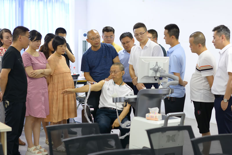 绵阳市、江油市医疗领航者莅临我司，，，共绘健康将来新篇章！3.jpg